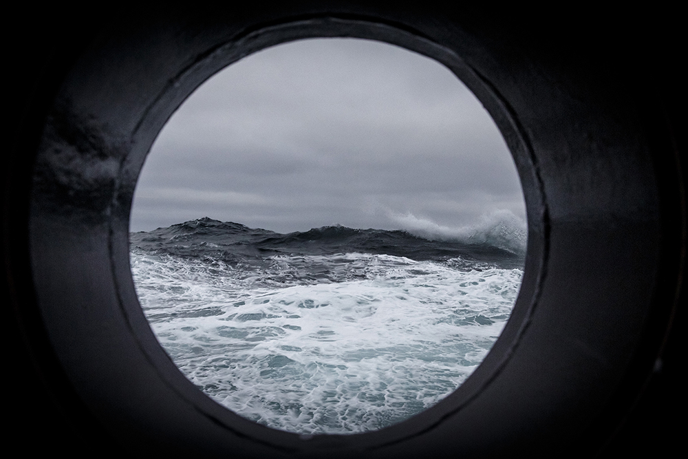 Bilde tatt av havet ra et koøye på G.O. Sars