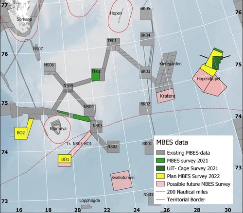 Kart som viser planskisse for dybdekartlegging med multistråleekkolodd (MBES) fra overflatefartøy i Barentshavet i 2022.
