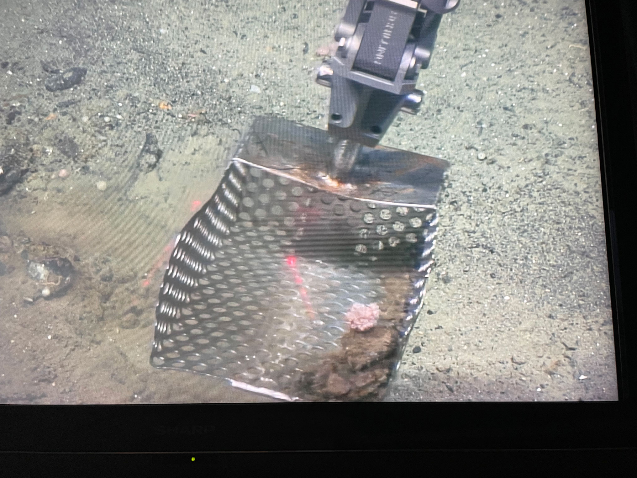 foto av ROV spade på havbunnen